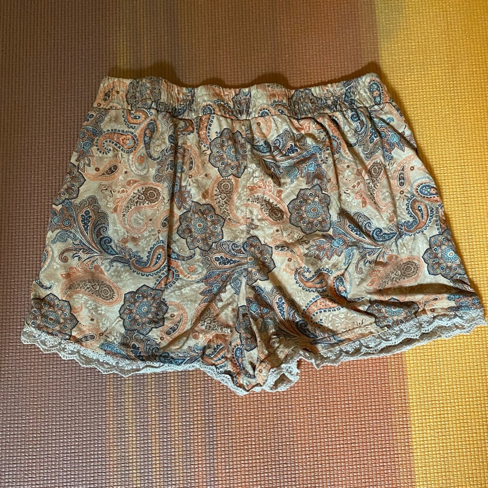 Soft High Waisted Patterned Shorts, Size M